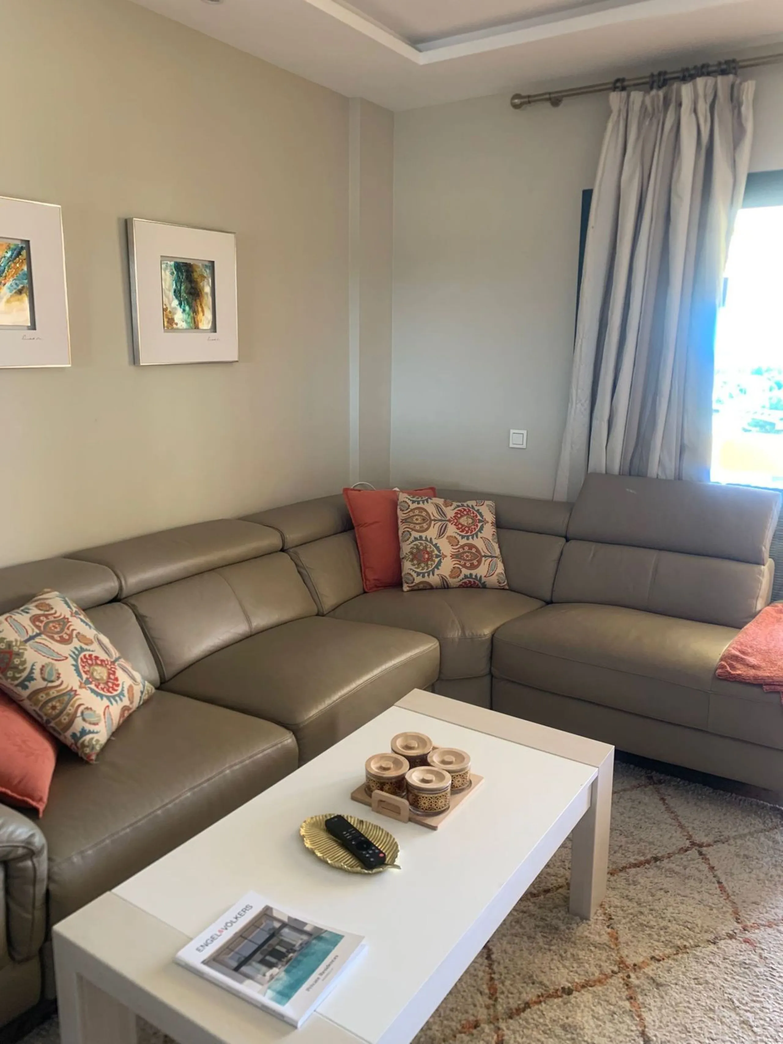 The property is located beachside San Pedro de Alcantara and set within one of the most sought-after areas of the Costa Del Sol. New to the market, we are offering this spacious 2 bedroom apartment for sale which sits on the third floor of the well secure