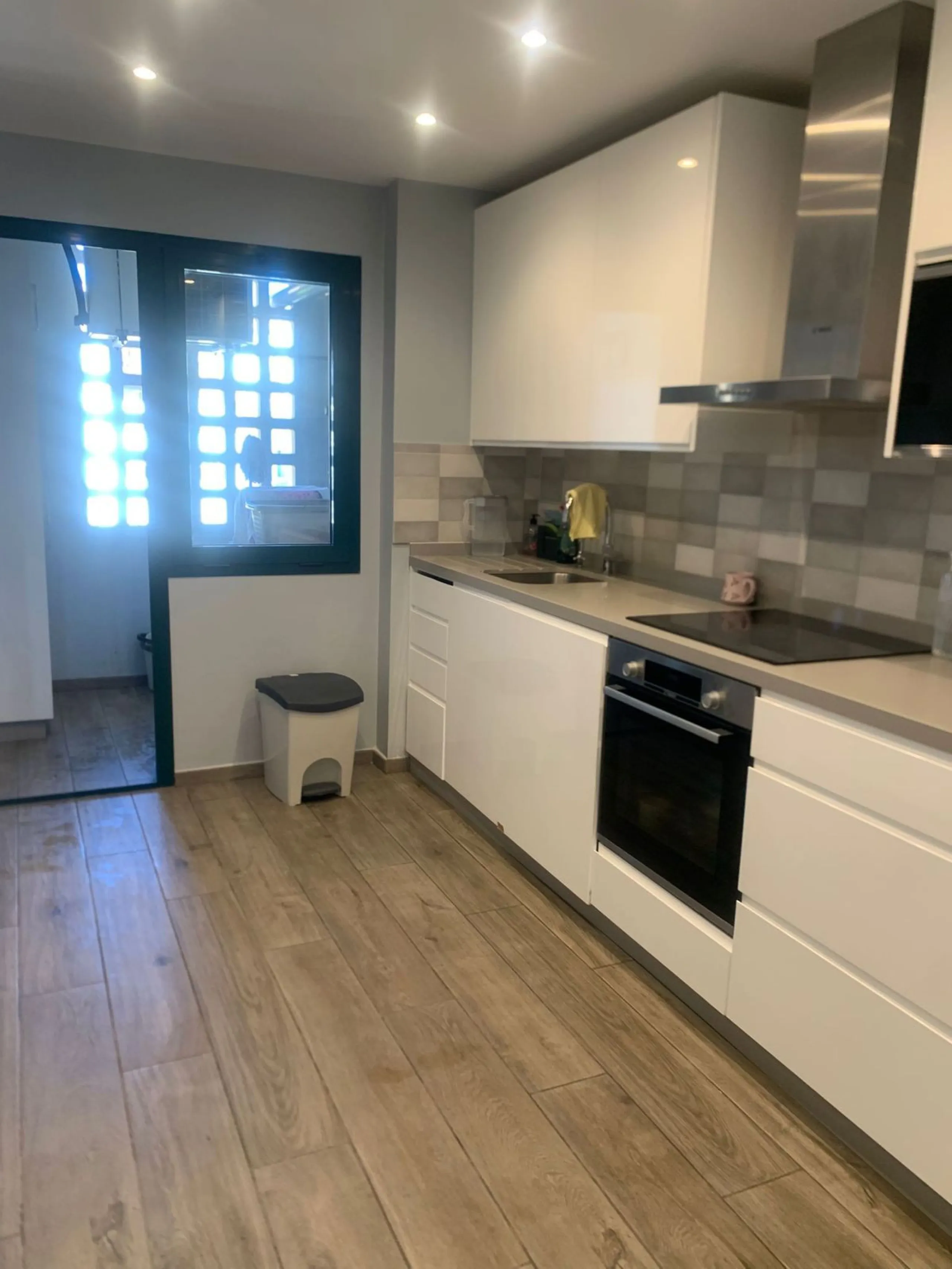 The property is located beachside San Pedro de Alcantara and set within one of the most sought-after areas of the Costa Del Sol. New to the market, we are offering this spacious 2 bedroom apartment for sale which sits on the third floor of the well secure