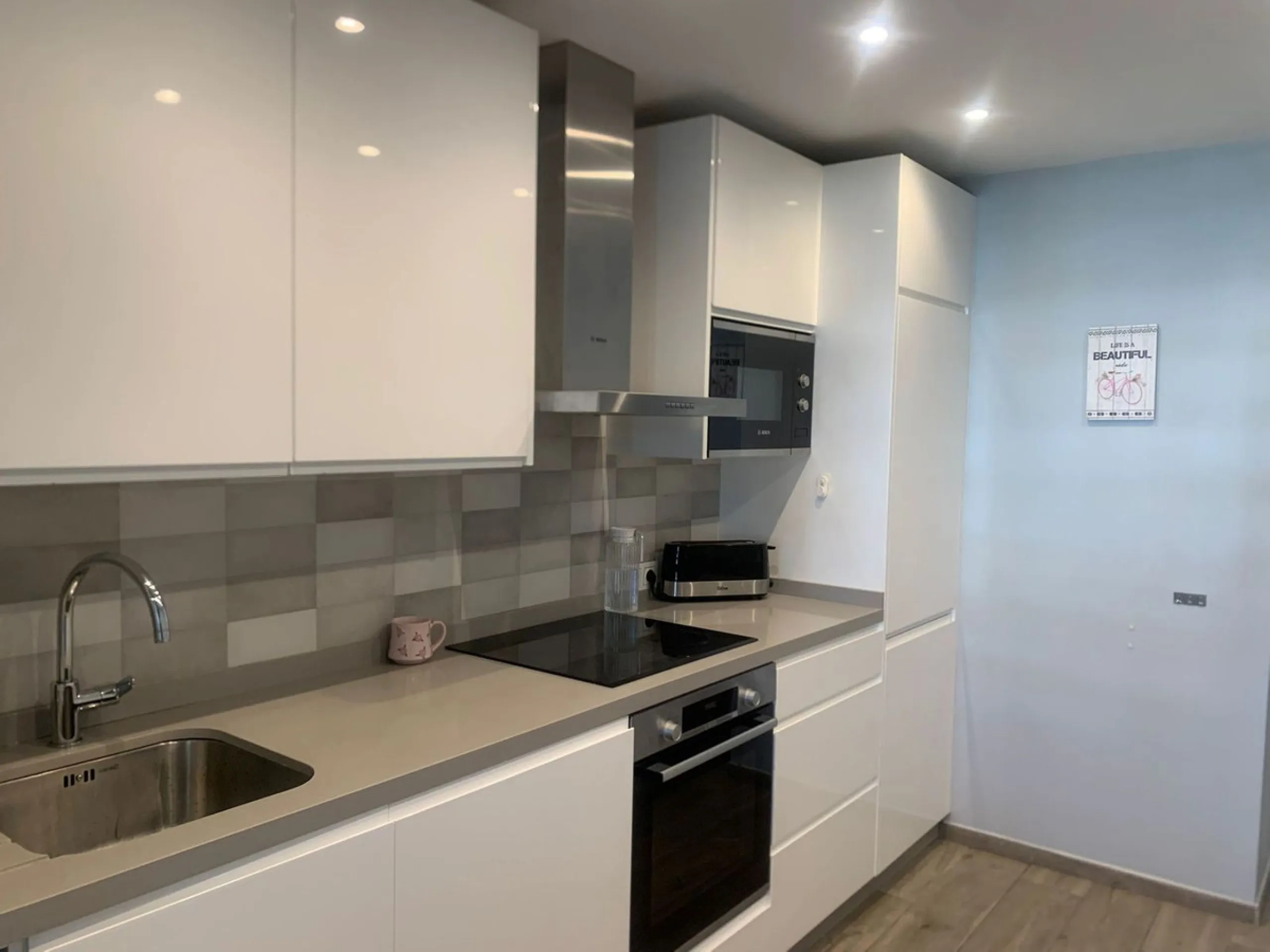 The property is located beachside San Pedro de Alcantara and set within one of the most sought-after areas of the Costa Del Sol. New to the market, we are offering this spacious 2 bedroom apartment for sale which sits on the third floor of the well secure