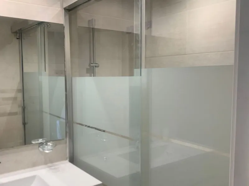 The property is located beachside San Pedro de Alcantara and set within one of the most sought-after areas of the Costa Del Sol. New to the market, we are offering this spacious 2 bedroom apartment for sale which sits on the third floor of the well secure