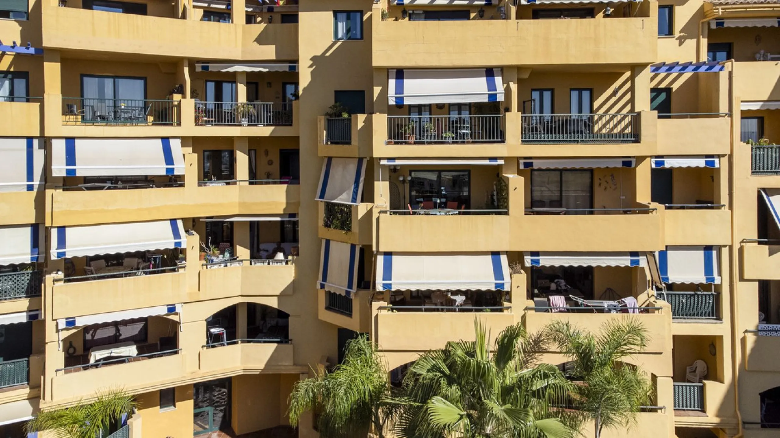 The property is located beachside San Pedro de Alcantara and set within one of the most sought-after areas of the Costa Del Sol. New to the market, we are offering this spacious 2 bedroom apartment for sale which sits on the third floor of the well secure