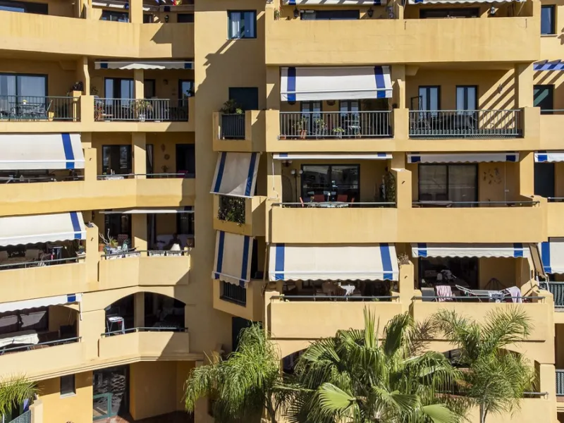 The property is located beachside San Pedro de Alcantara and set within one of the most sought-after areas of the Costa Del Sol. New to the market, we are offering this spacious 2 bedroom apartment for sale which sits on the third floor of the well secure