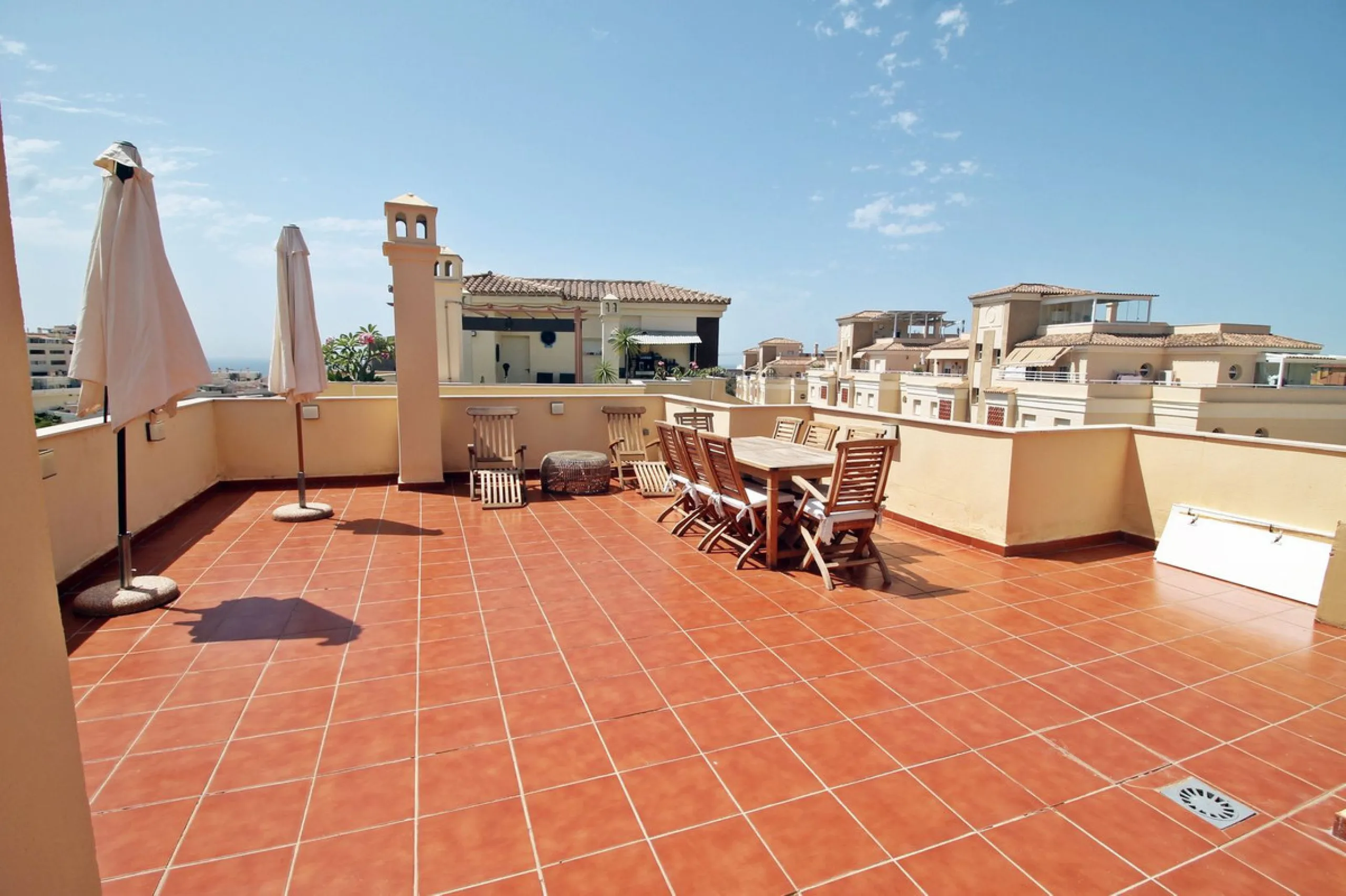 Apartment - Penthouse в продаже в Benalmadena, Málaga. В доме 3 спален и 2 ванных комнат. Площадь дома 115 м²