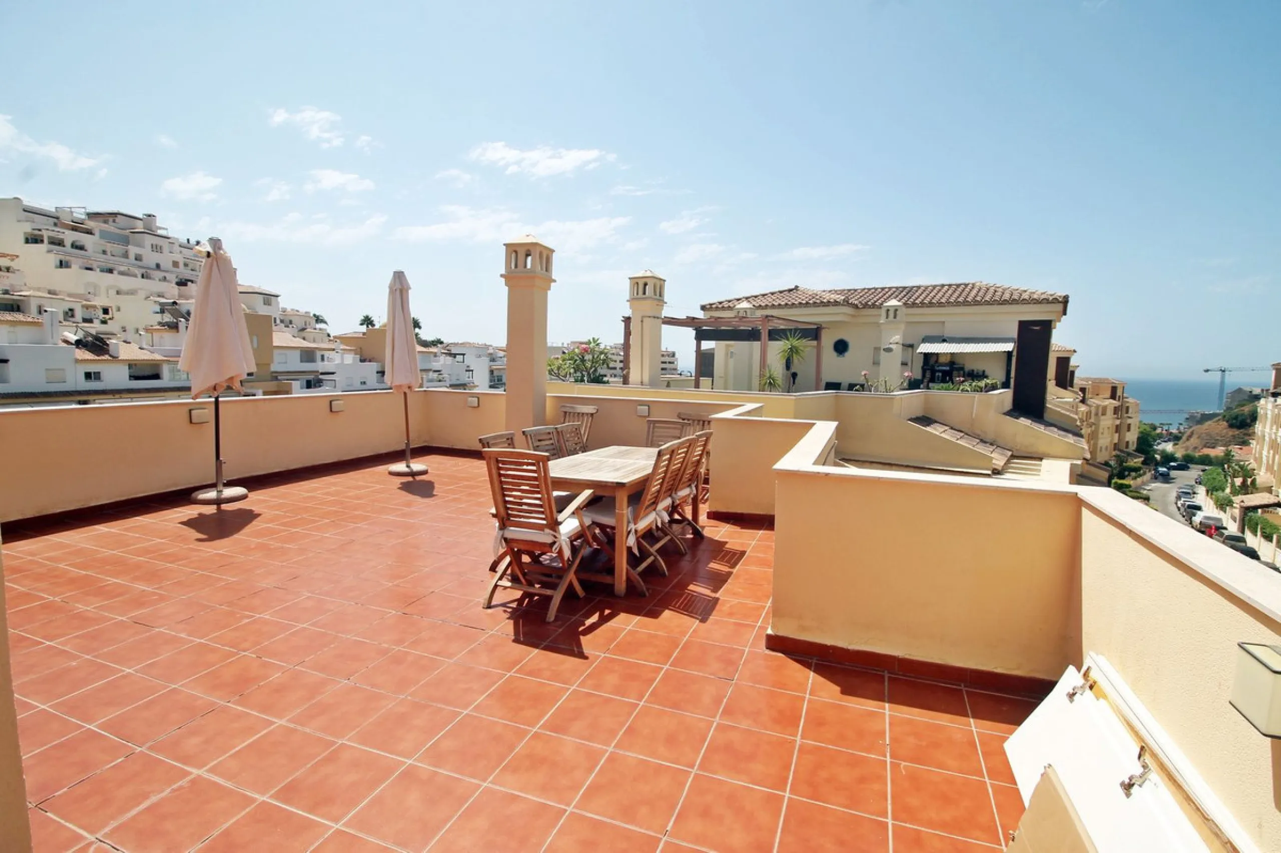 Apartment - Penthouse в продаже в Benalmadena, Málaga. В доме 3 спален и 2 ванных комнат. Площадь дома 115 м²