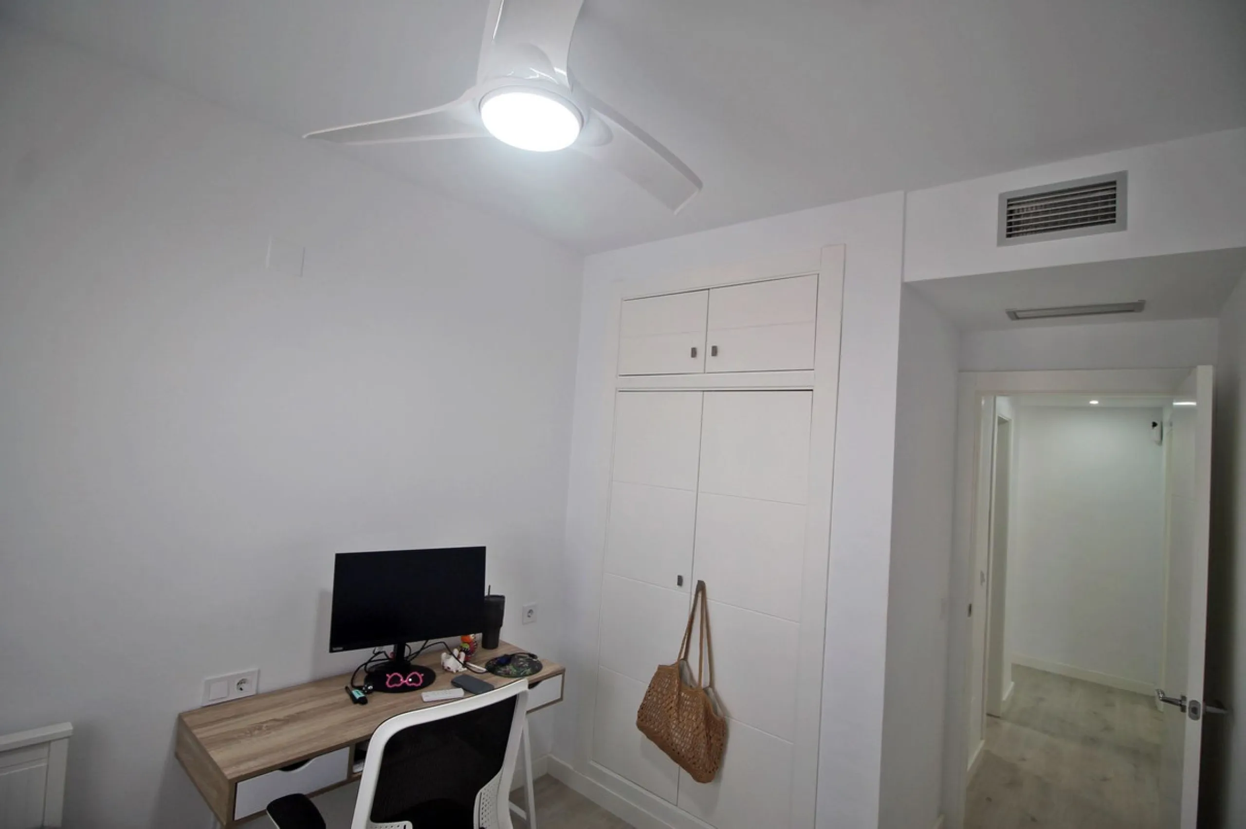 Apartment - Penthouse в продаже в Benalmadena, Málaga. В доме 3 спален и 2 ванных комнат. Площадь дома 115 м²