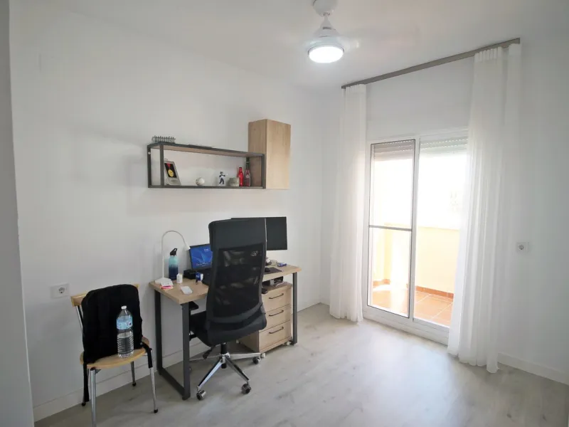 Apartment - Penthouse в продаже в Benalmadena, Málaga. В доме 3 спален и 2 ванных комнат. Площадь дома 115 м²