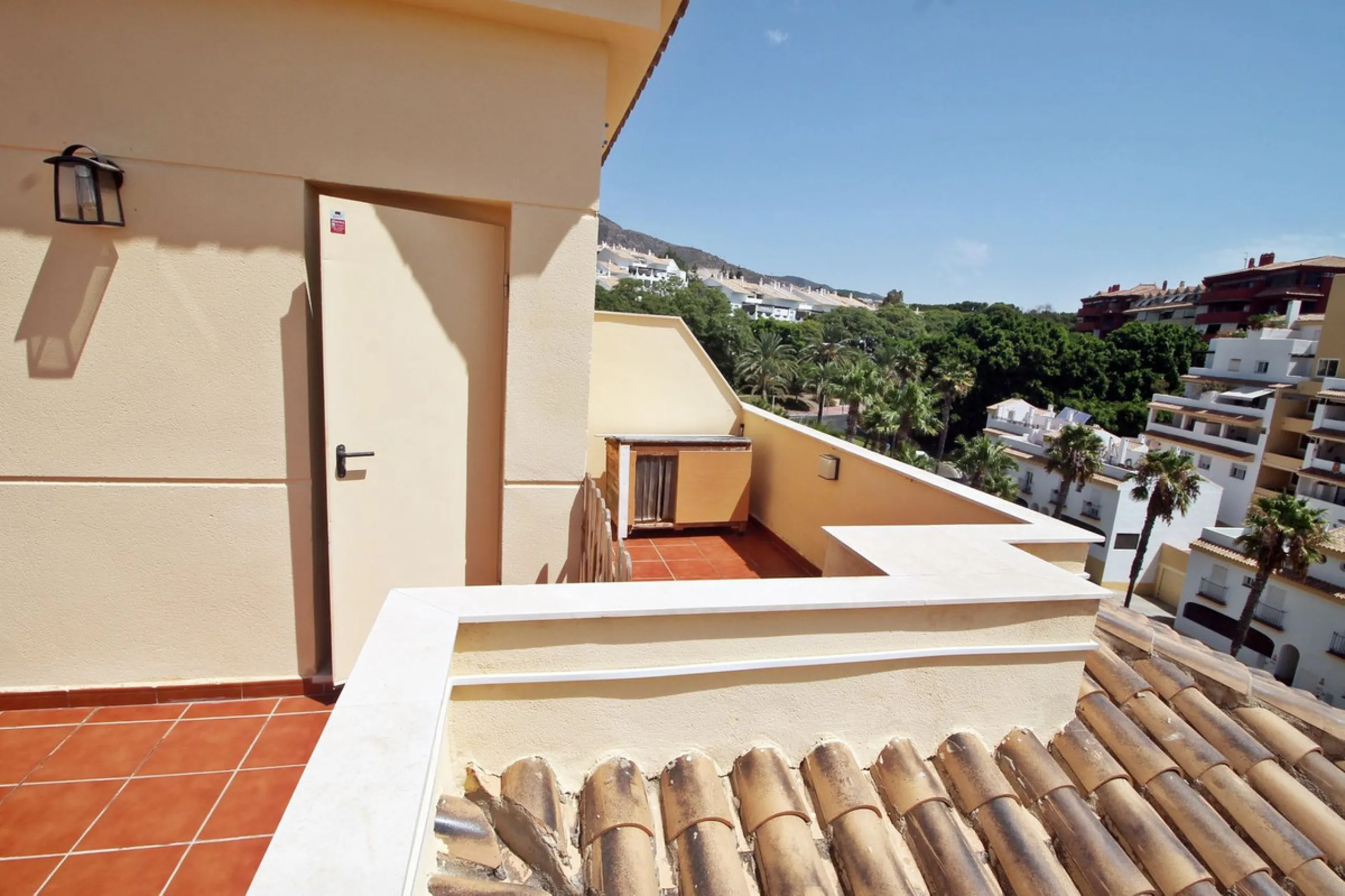 Apartment - Penthouse в продаже в Benalmadena, Málaga. В доме 3 спален и 2 ванных комнат. Площадь дома 115 м²