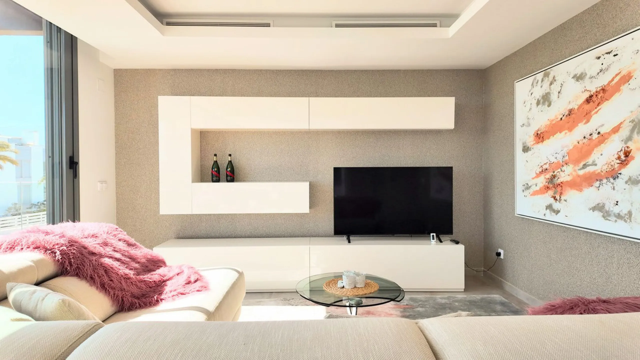 Stylish 2-bedroom apartment in Syzygy The Residences – ready to move in