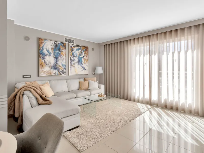 Stunning south-west facing duplex penthouse in charming Cortijo del Mar on the New Golden Mile, Estepona. This renowned resort like community allows holiday rentals and the property comes with valid Tourist Licence for maximum convenience.