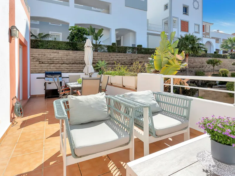 Stunning south-west facing duplex penthouse in charming Cortijo del Mar on the New Golden Mile, Estepona. This renowned resort like community allows holiday rentals and the property comes with valid Tourist Licence for maximum convenience.
