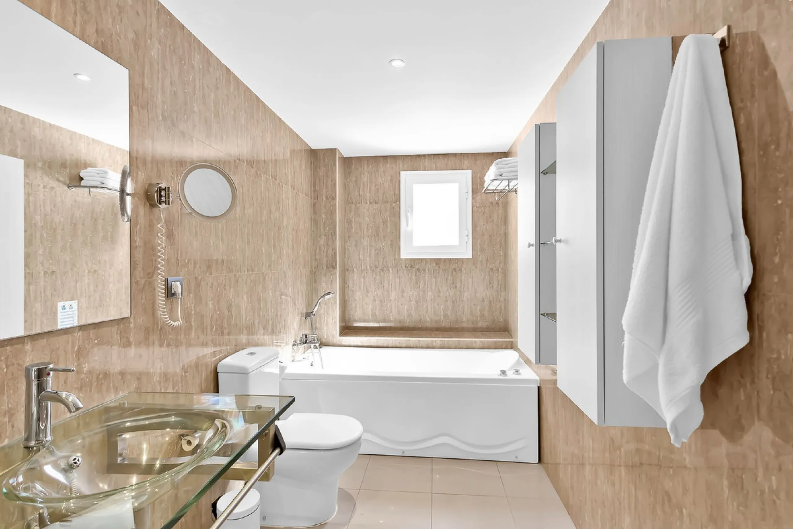 Stunning south-west facing duplex penthouse in charming Cortijo del Mar on the New Golden Mile, Estepona. This renowned resort like community allows holiday rentals and the property comes with valid Tourist Licence for maximum convenience.