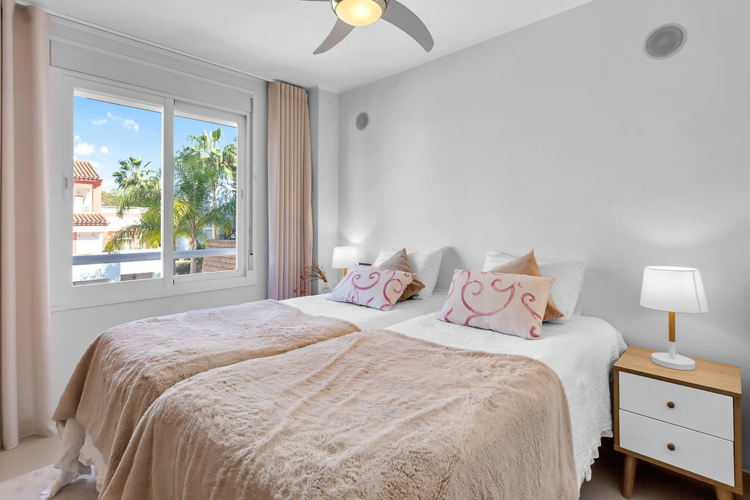 Stunning south-west facing duplex penthouse in charming Cortijo del Mar on the New Golden Mile, Estepona. This renowned resort like community allows holiday rentals and the property comes with valid Tourist Licence for maximum convenience.