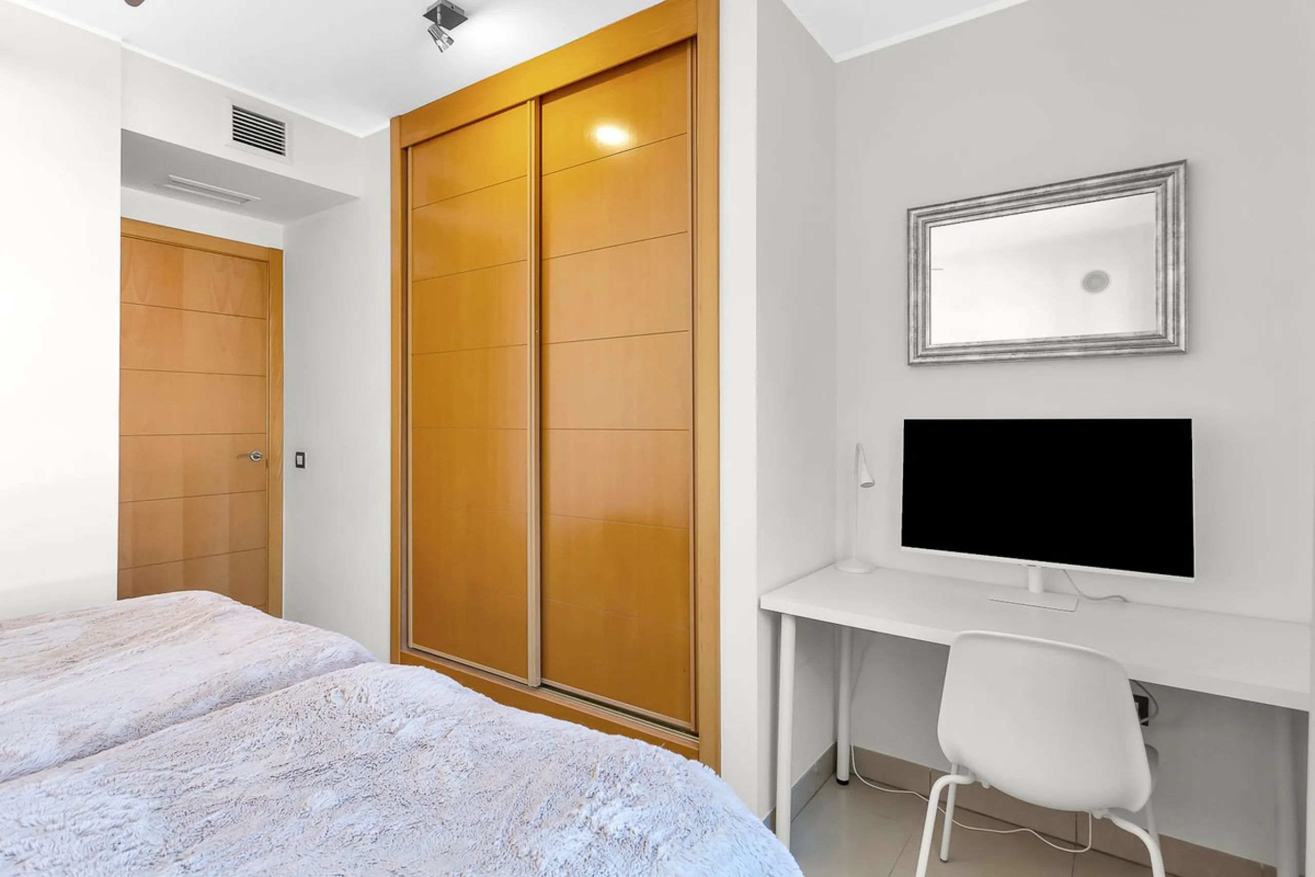 Stunning south-west facing duplex penthouse in charming Cortijo del Mar on the New Golden Mile, Estepona. This renowned resort like community allows holiday rentals and the property comes with valid Tourist Licence for maximum convenience.