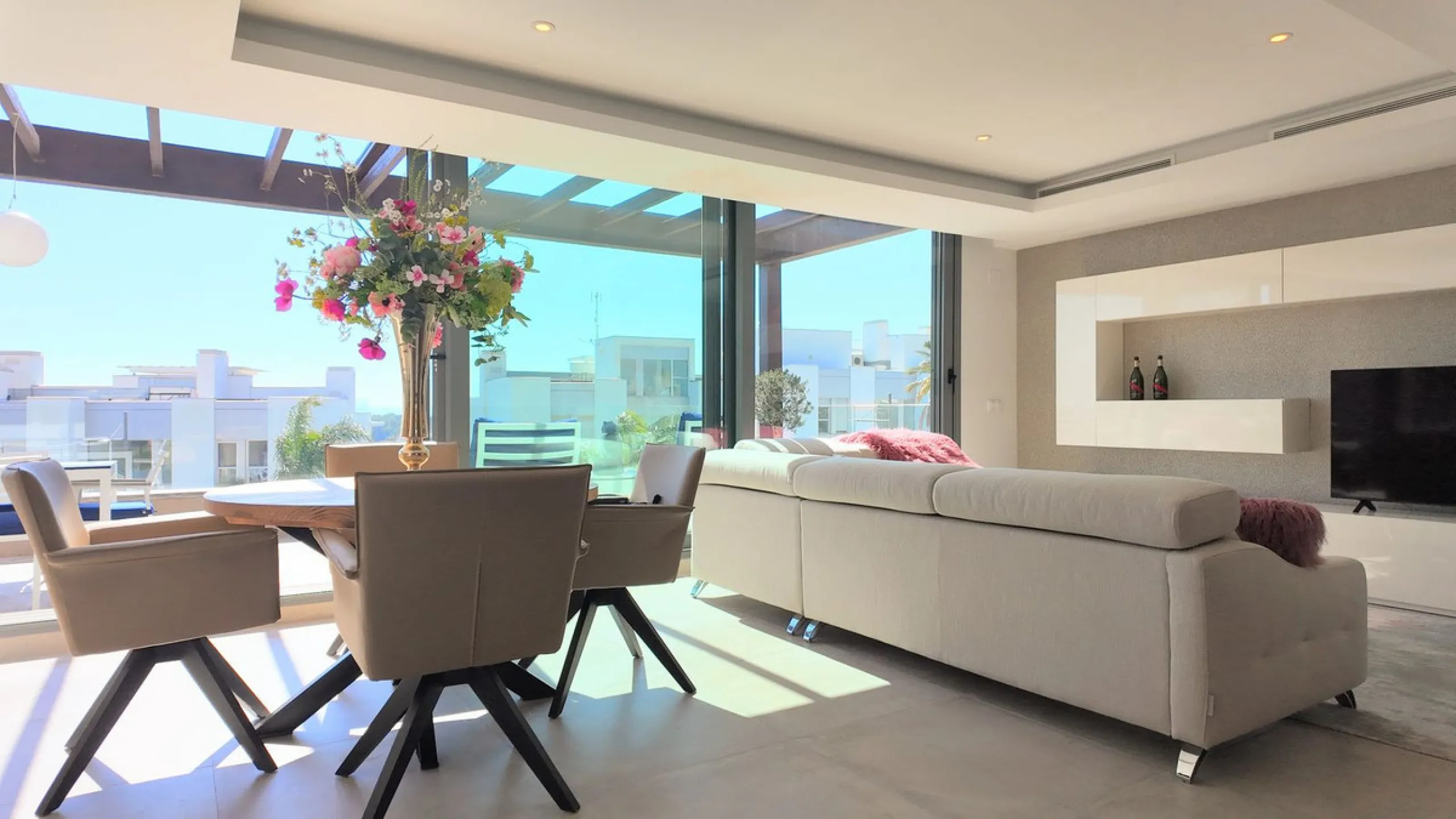 Stylish 2-bedroom apartment in Syzygy The Residences – ready to move in