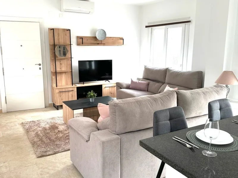Two beautiful one-bedroom apartments, fully renovated and furnished with sustainable, luxurious furniture. These two apartments share a spacious staircase with their own front door, making them ideal for both short-term and long-term rentals. Both apartme