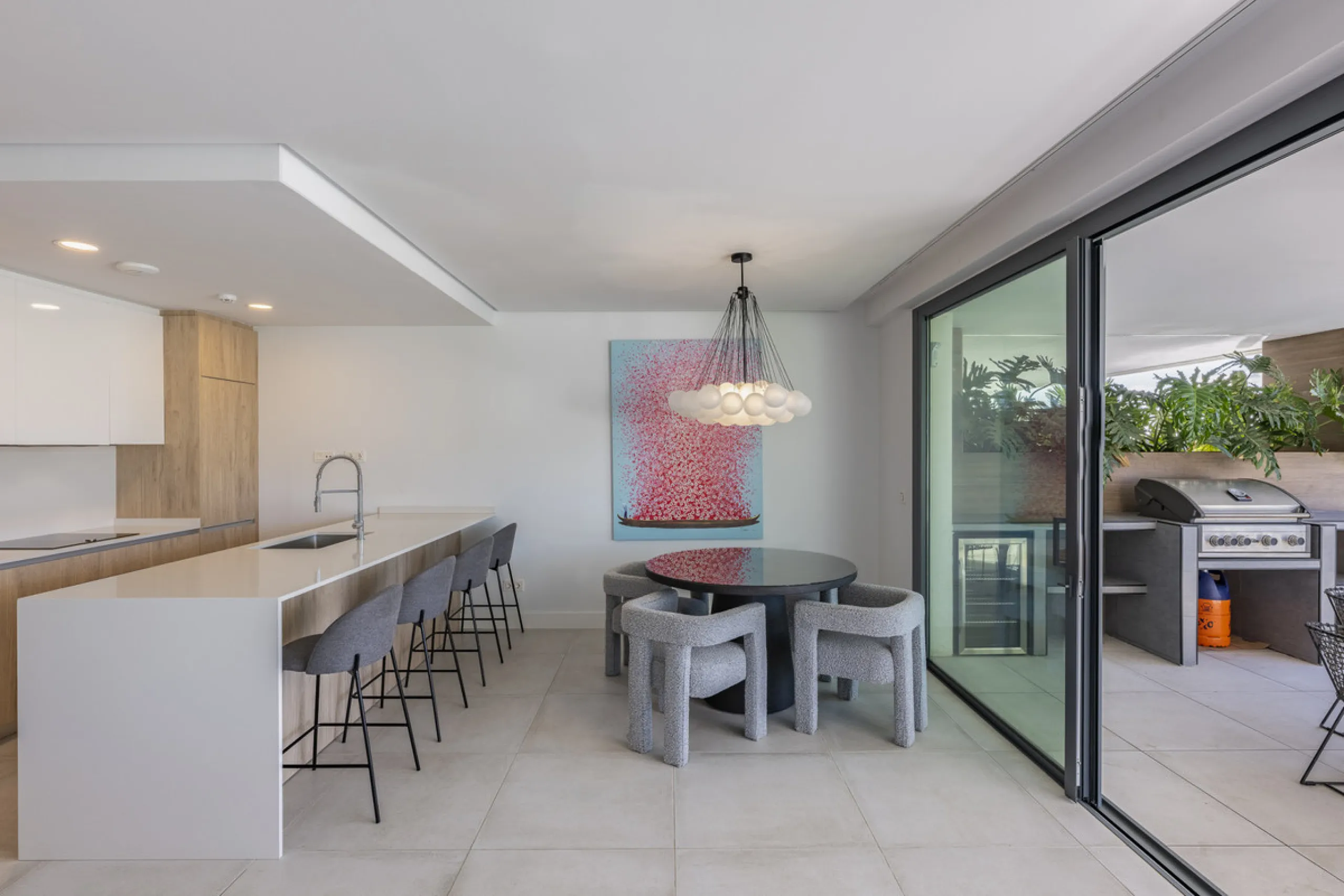 Apartment - Duplex в продаже в Marbella, Málaga. В доме 3 спален и 2 ванных комнат. Площадь дома 174 м²