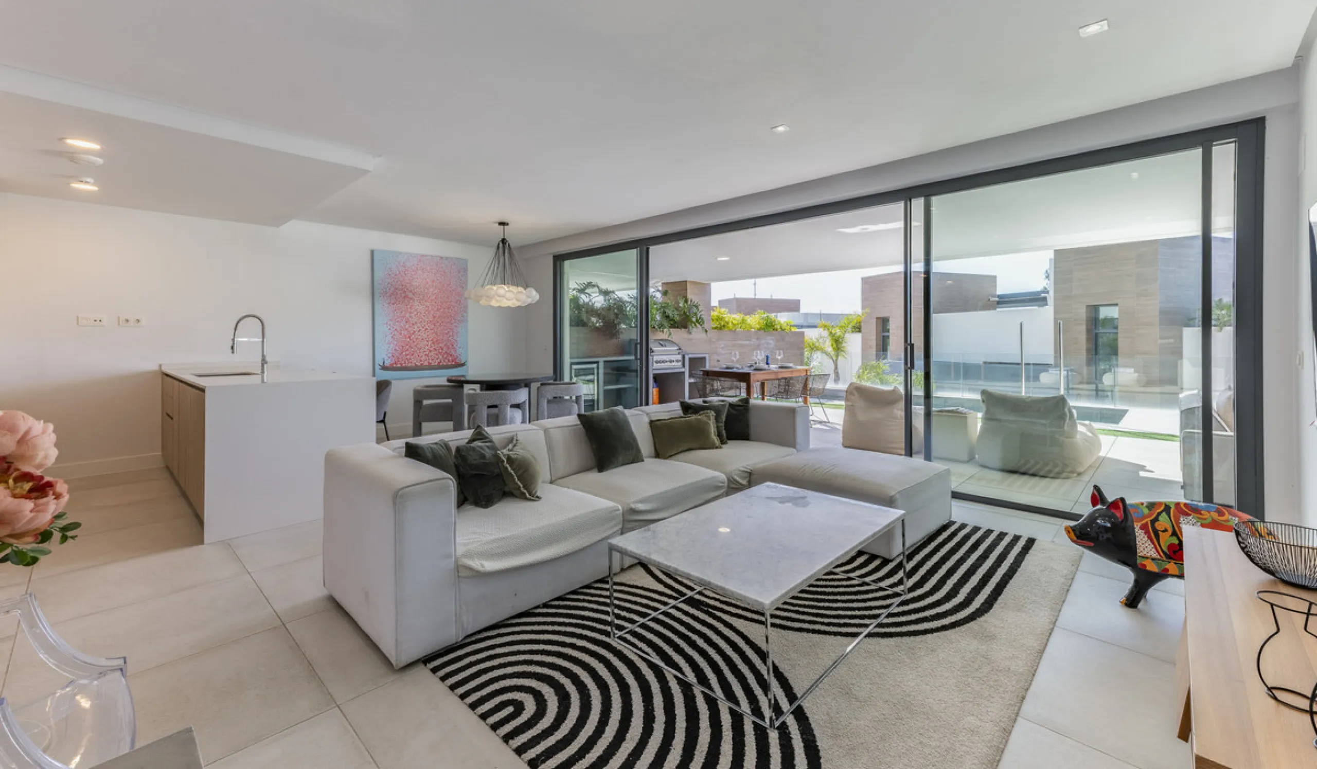 Apartment - Duplex в продаже в Marbella, Málaga. В доме 3 спален и 2 ванных комнат. Площадь дома 174 м²