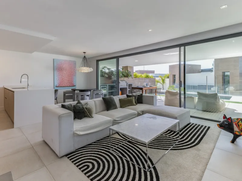 Apartment - Duplex в продаже в Marbella, Málaga. В доме 3 спален и 2 ванных комнат. Площадь дома 174 м²