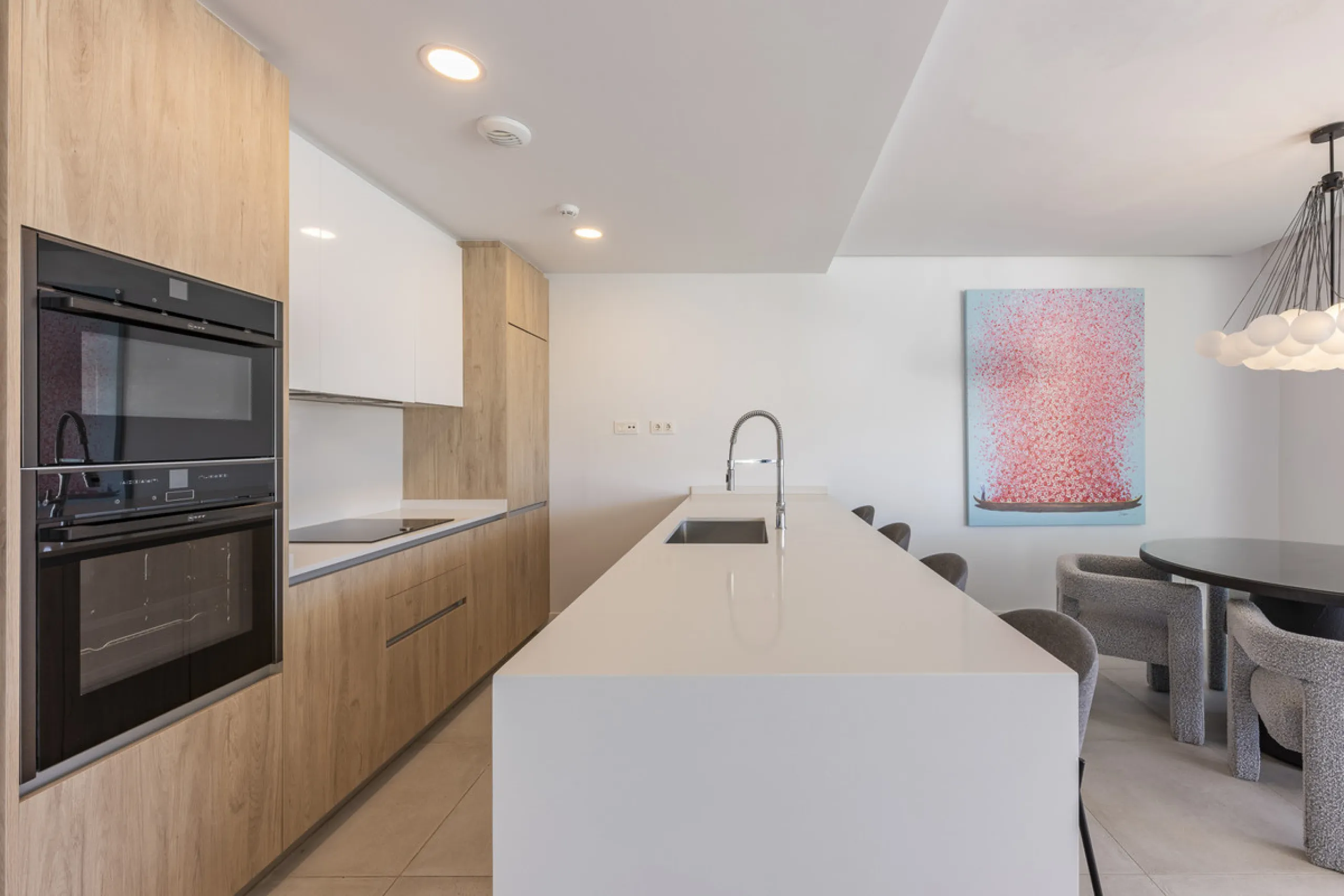 Apartment - Duplex в продаже в Marbella, Málaga. В доме 3 спален и 2 ванных комнат. Площадь дома 174 м²