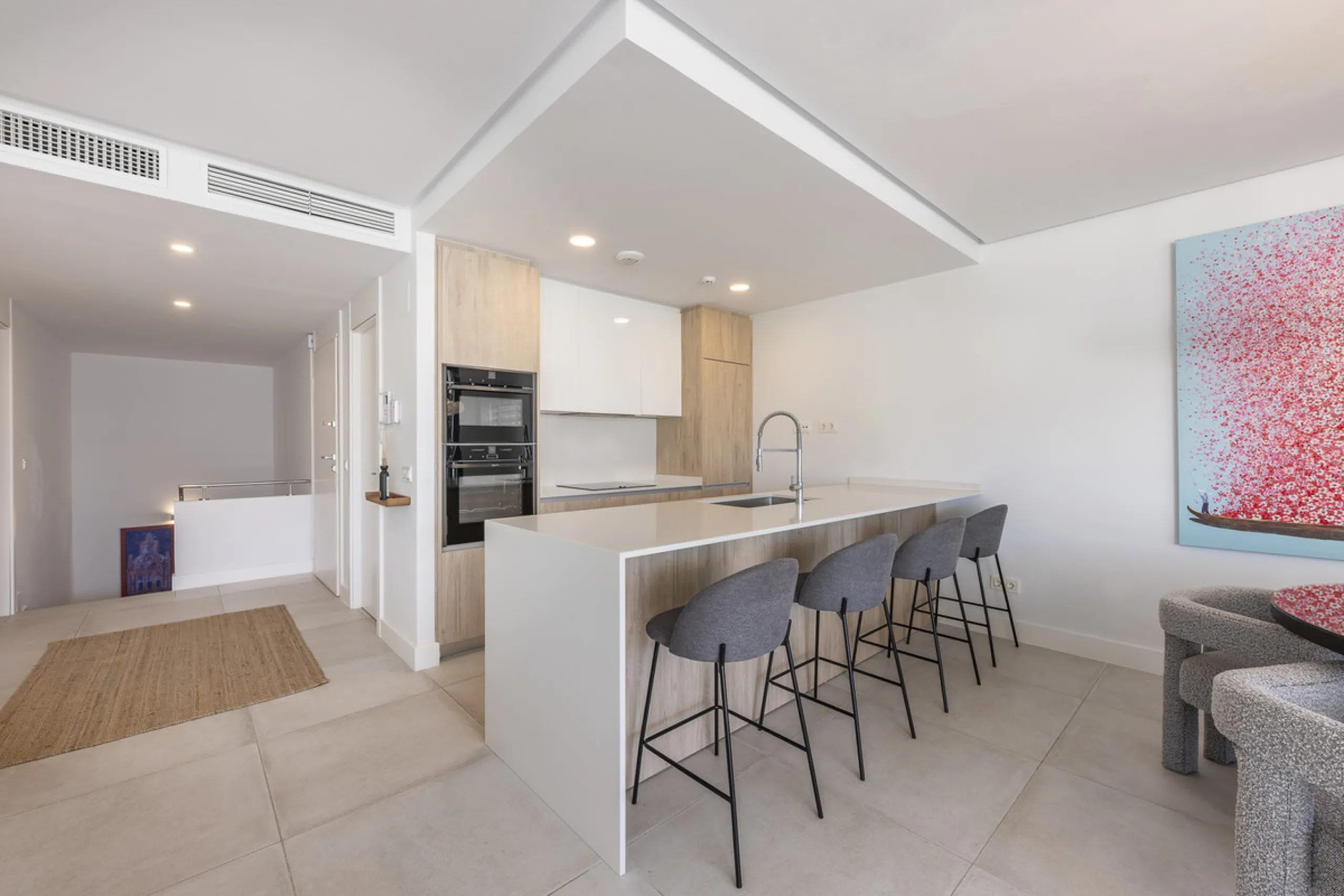 Apartment - Duplex в продаже в Marbella, Málaga. В доме 3 спален и 2 ванных комнат. Площадь дома 174 м²