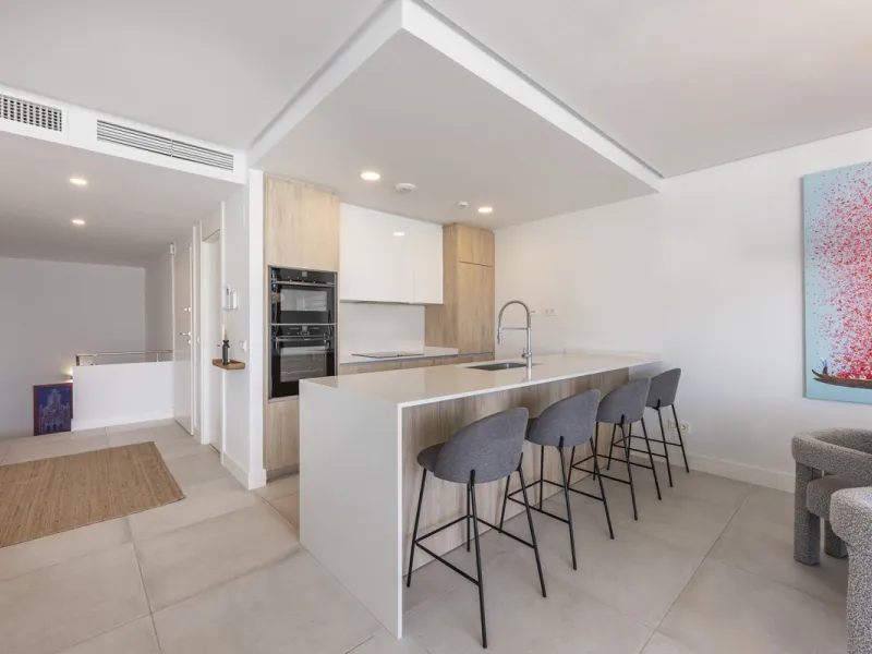 Apartment - Duplex в продаже в Marbella, Málaga. В доме 3 спален и 2 ванных комнат. Площадь дома 174 м²