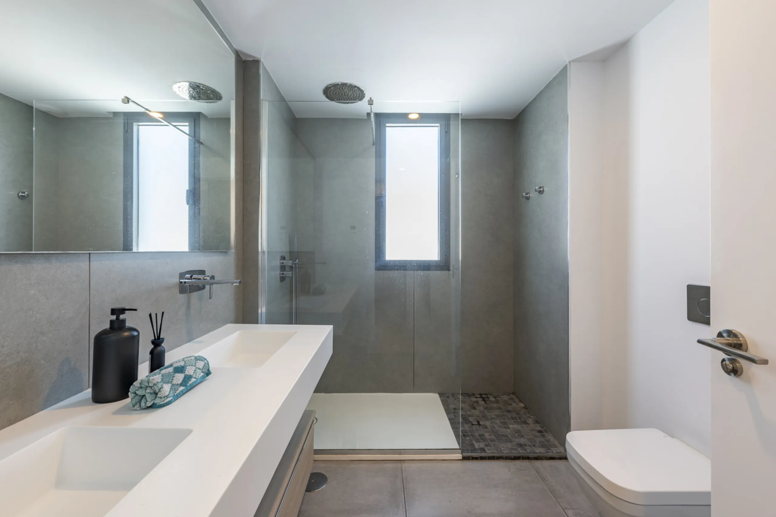 Apartment - Duplex в продаже в Marbella, Málaga. В доме 3 спален и 2 ванных комнат. Площадь дома 174 м²