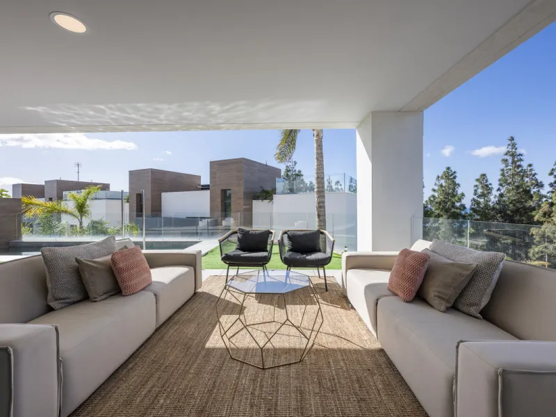 Apartment - Duplex в продаже в Marbella, Málaga. В доме 3 спален и 2 ванных комнат. Площадь дома 174 м²