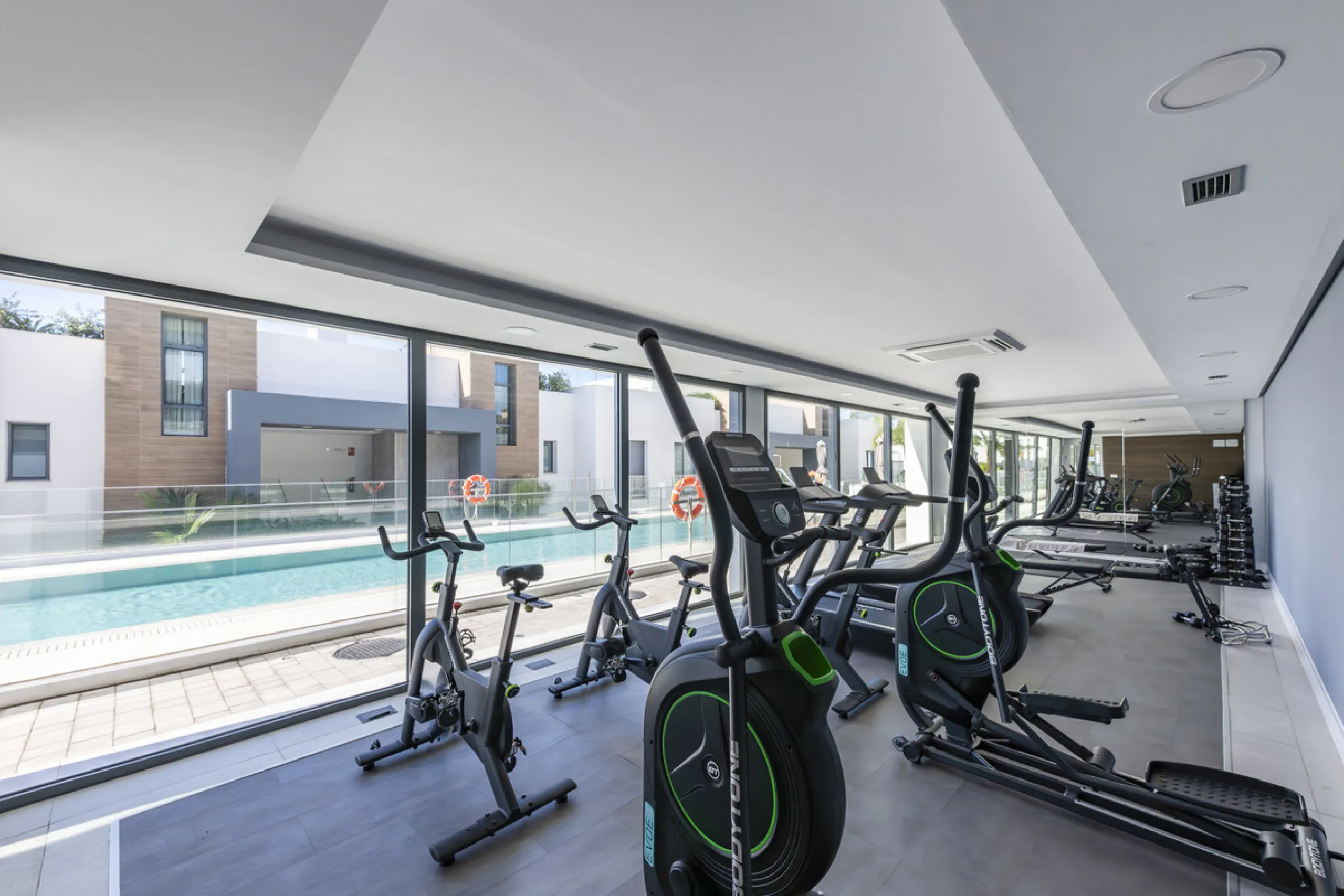 Apartment - Duplex в продаже в Marbella, Málaga. В доме 3 спален и 2 ванных комнат. Площадь дома 174 м²