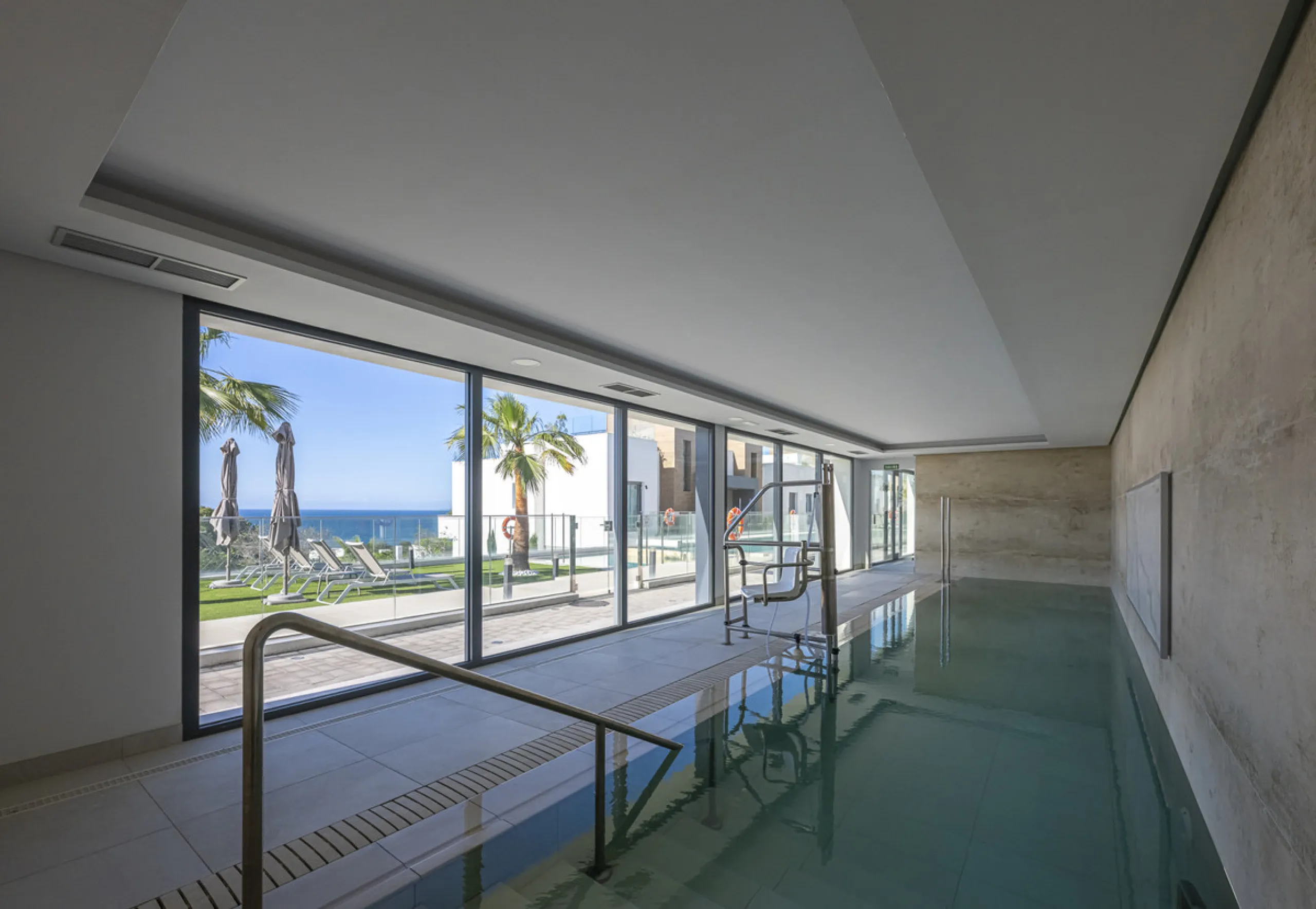 Apartment - Duplex в продаже в Marbella, Málaga. В доме 3 спален и 2 ванных комнат. Площадь дома 174 м²