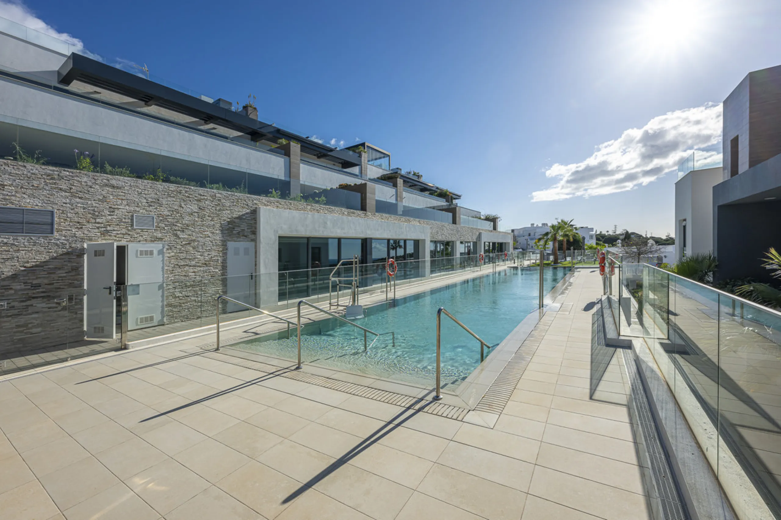 Apartment - Duplex в продаже в Marbella, Málaga. В доме 3 спален и 2 ванных комнат. Площадь дома 174 м²