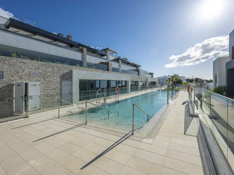 Apartment - Duplex в продаже в Marbella, Málaga. В доме 3 спален и 2 ванных комнат. Площадь дома 174 м²