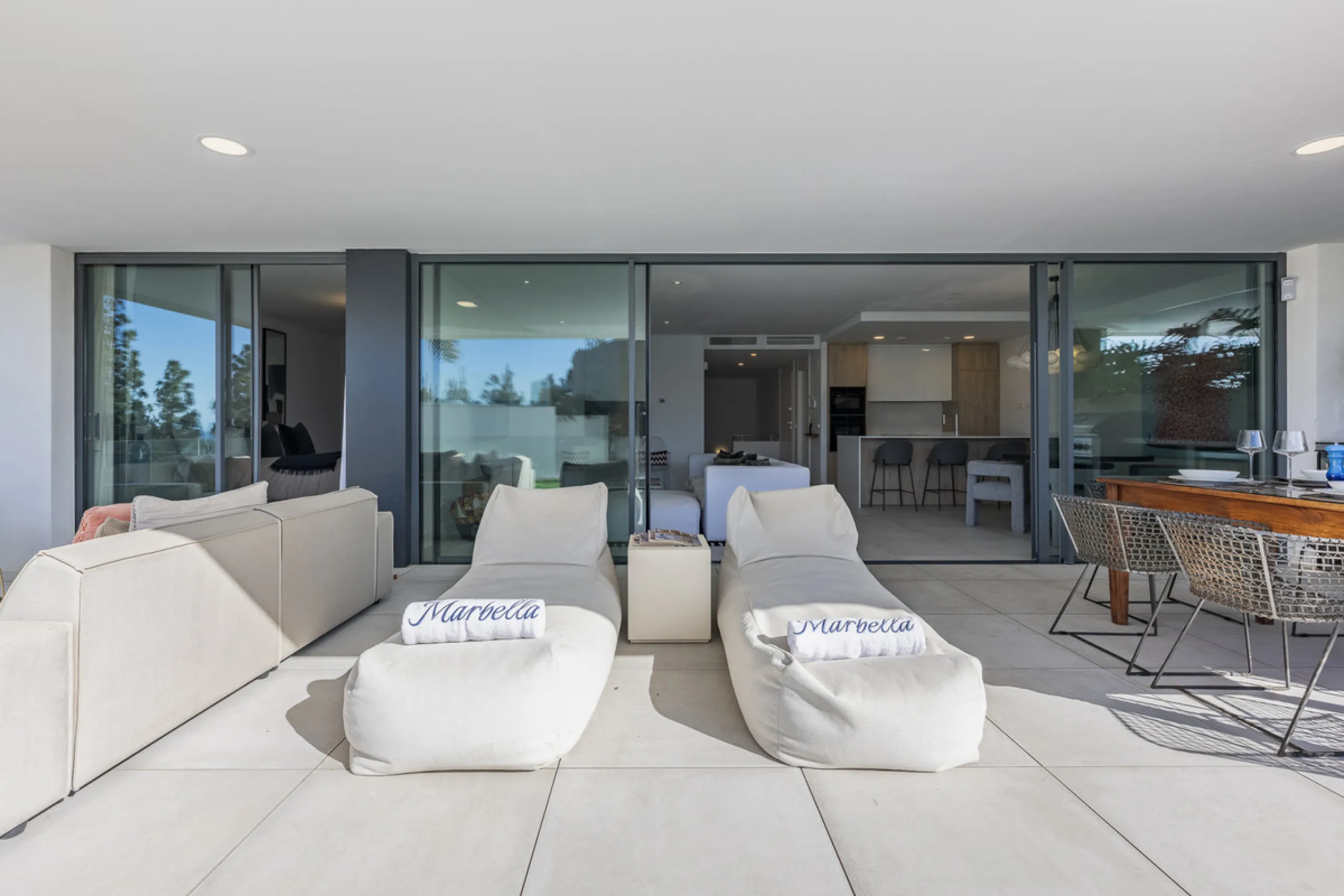 Apartment - Duplex в продаже в Marbella, Málaga. В доме 3 спален и 2 ванных комнат. Площадь дома 174 м²