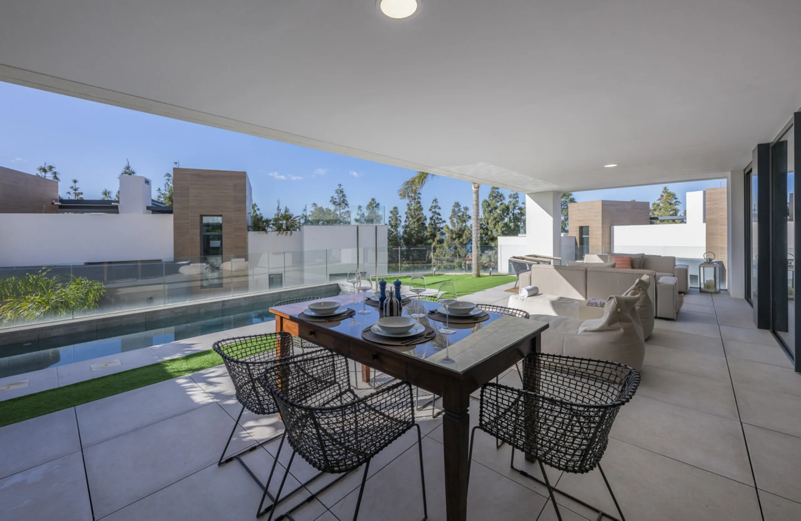 Apartment - Duplex в продаже в Marbella, Málaga. В доме 3 спален и 2 ванных комнат. Площадь дома 174 м²