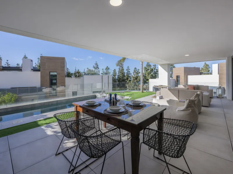 Apartment - Duplex в продаже в Marbella, Málaga. В доме 3 спален и 2 ванных комнат. Площадь дома 174 м²