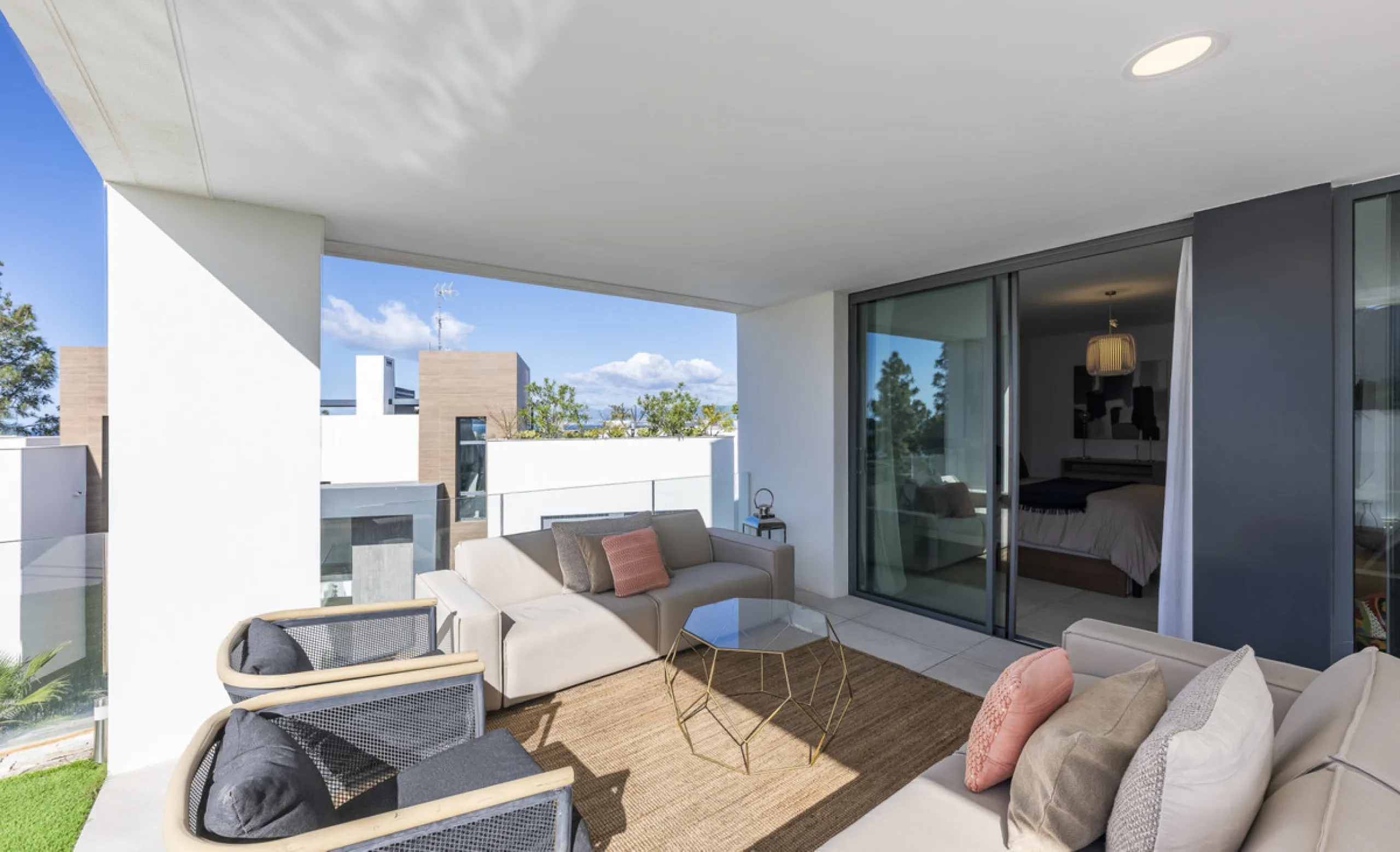 Apartment - Duplex в продаже в Marbella, Málaga. В доме 3 спален и 2 ванных комнат. Площадь дома 174 м²