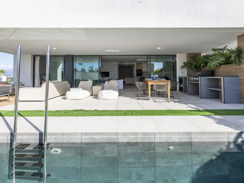 Apartment - Duplex в продаже в Marbella, Málaga. В доме 3 спален и 2 ванных комнат. Площадь дома 174 м²