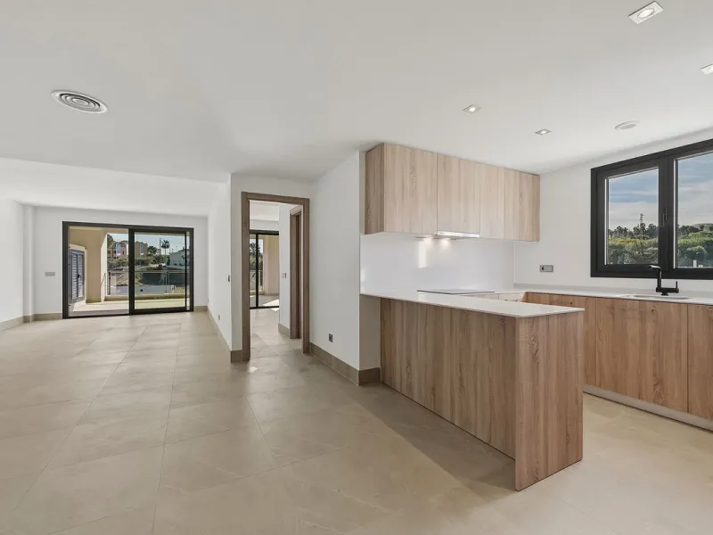 Modern 3-Bedroom Corner Apartment with West Orientation in Casares Beach