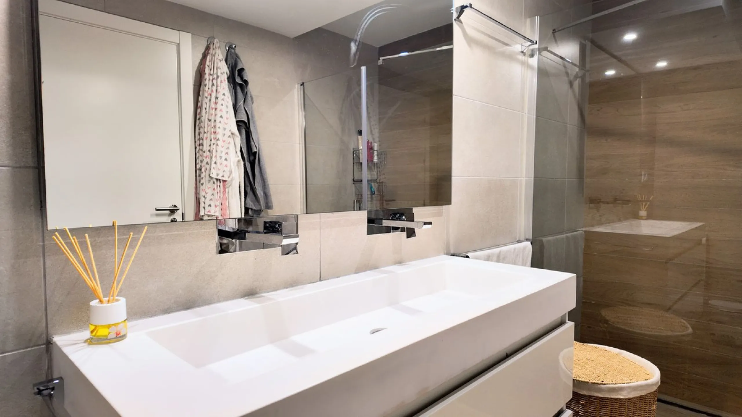 Stylish 2-bedroom apartment in Syzygy The Residences – ready to move in