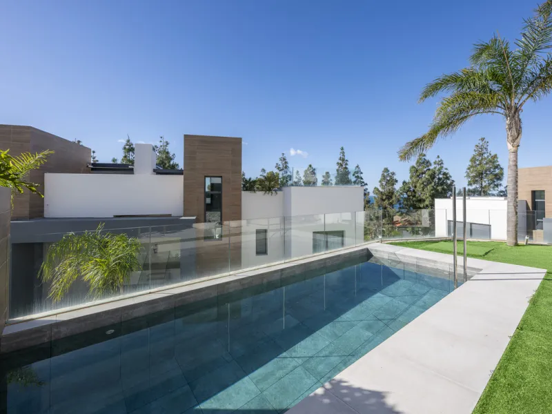 Apartment - Duplex в продаже в Marbella, Málaga. В доме 3 спален и 2 ванных комнат. Площадь дома 174 м²