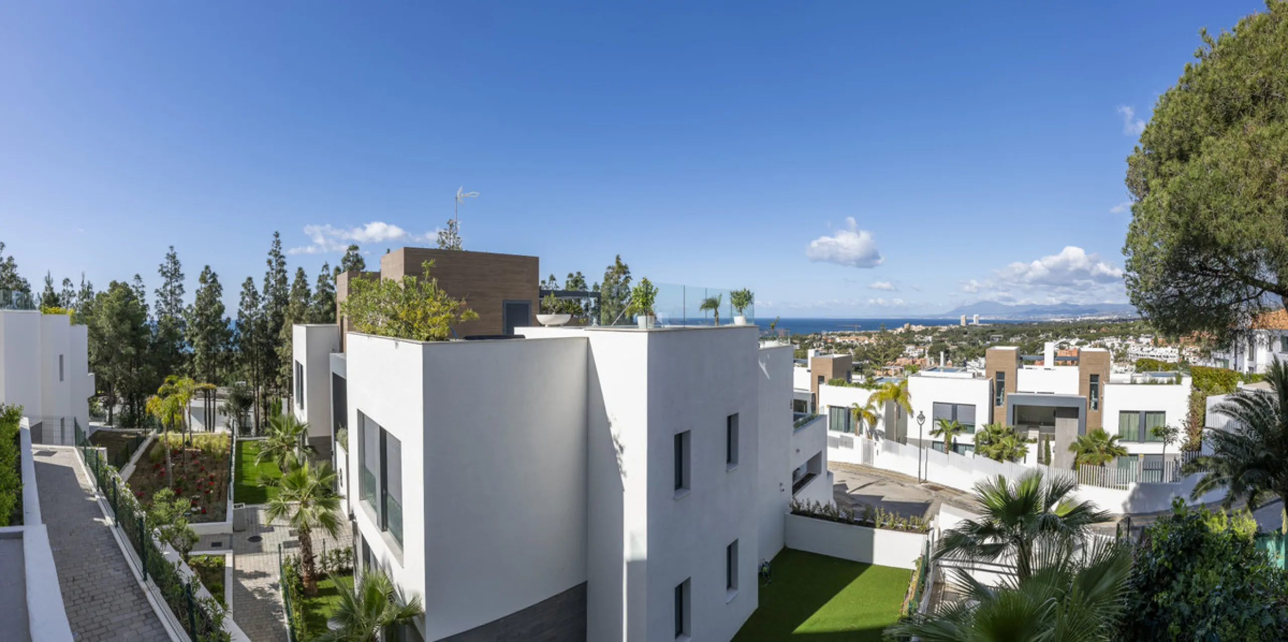 Apartment - Duplex в продаже в Marbella, Málaga. В доме 3 спален и 2 ванных комнат. Площадь дома 174 м²
