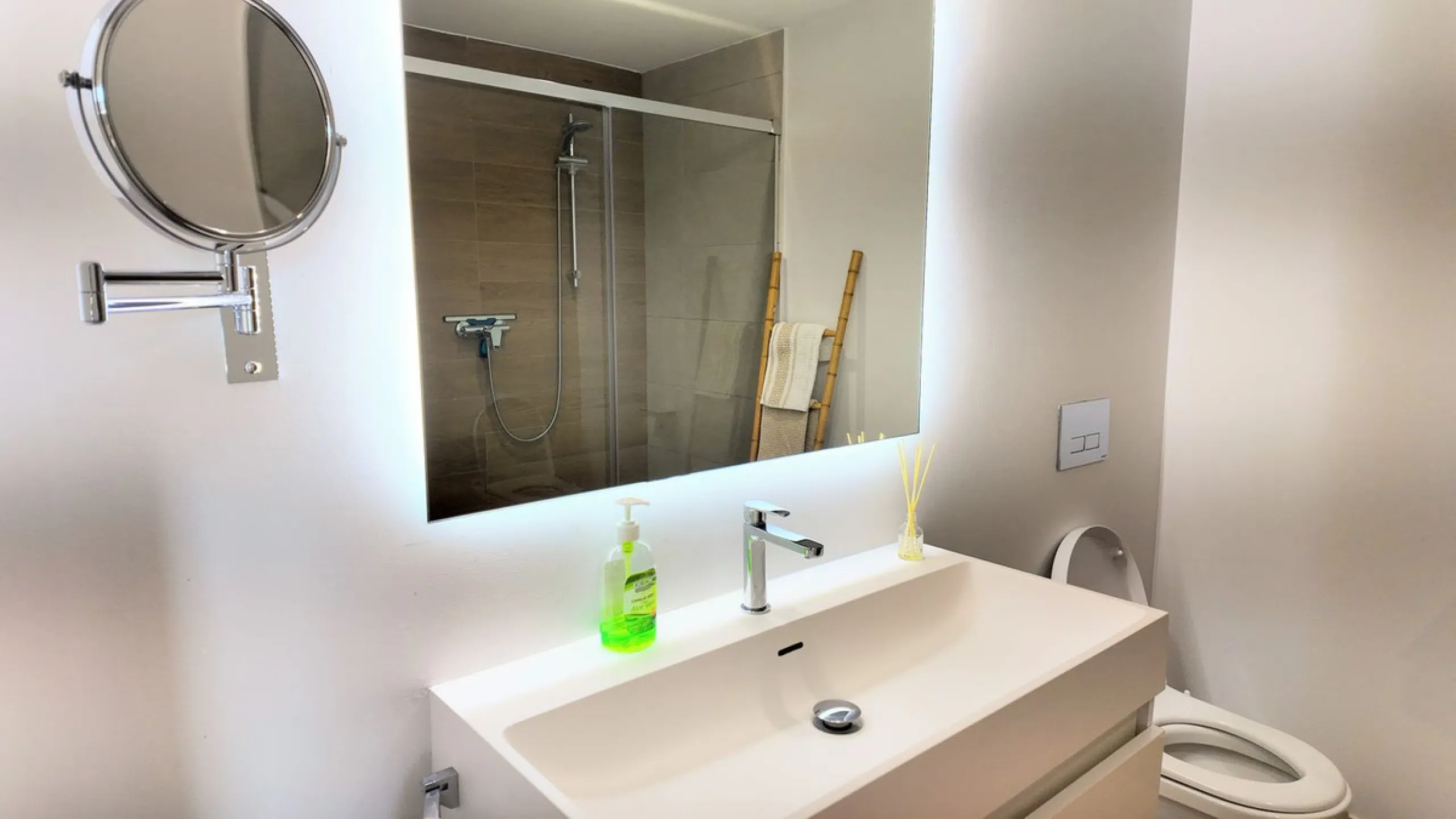 Stylish 2-bedroom apartment in Syzygy The Residences – ready to move in