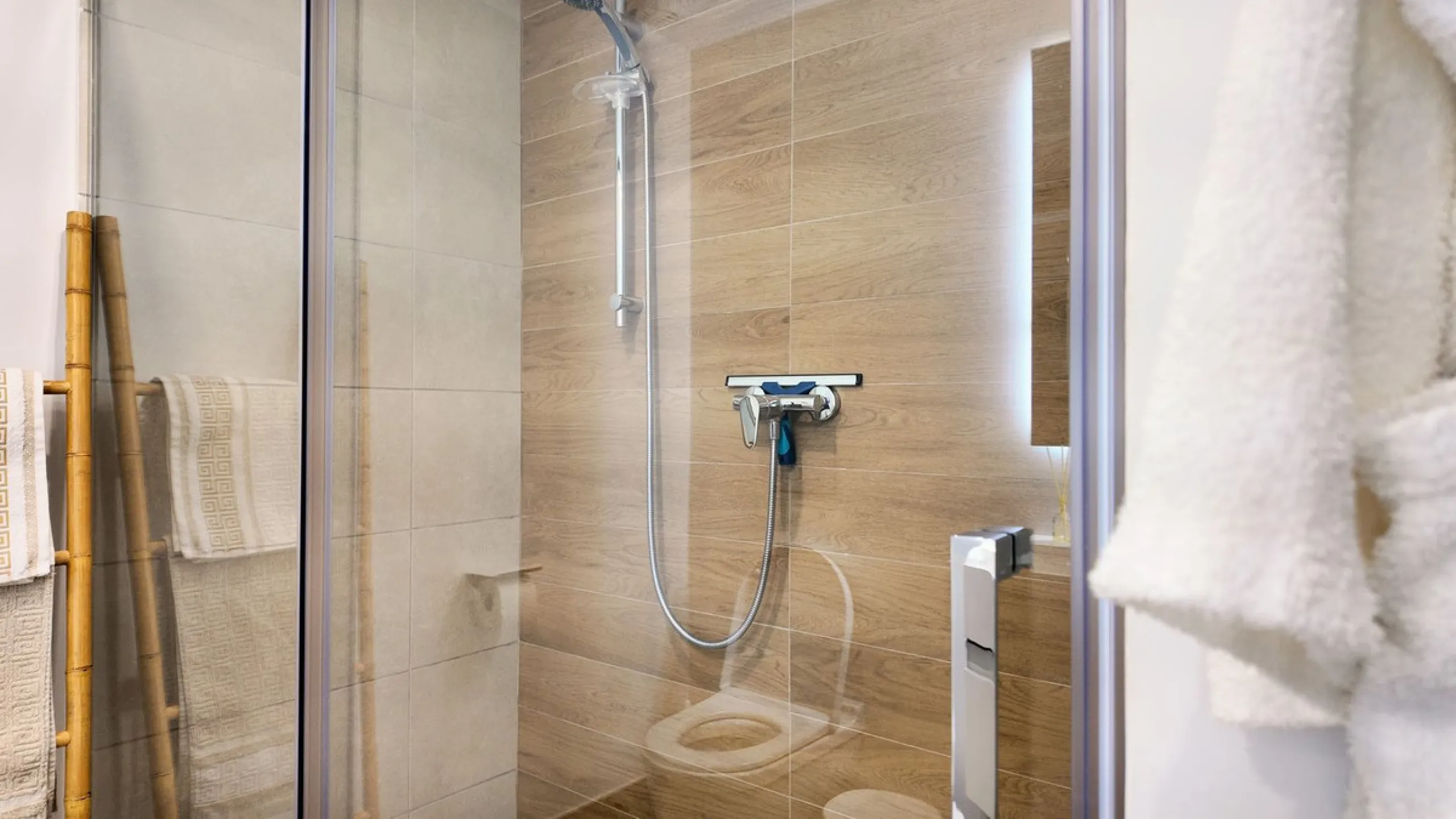 Stylish 2-bedroom apartment in Syzygy The Residences – ready to move in