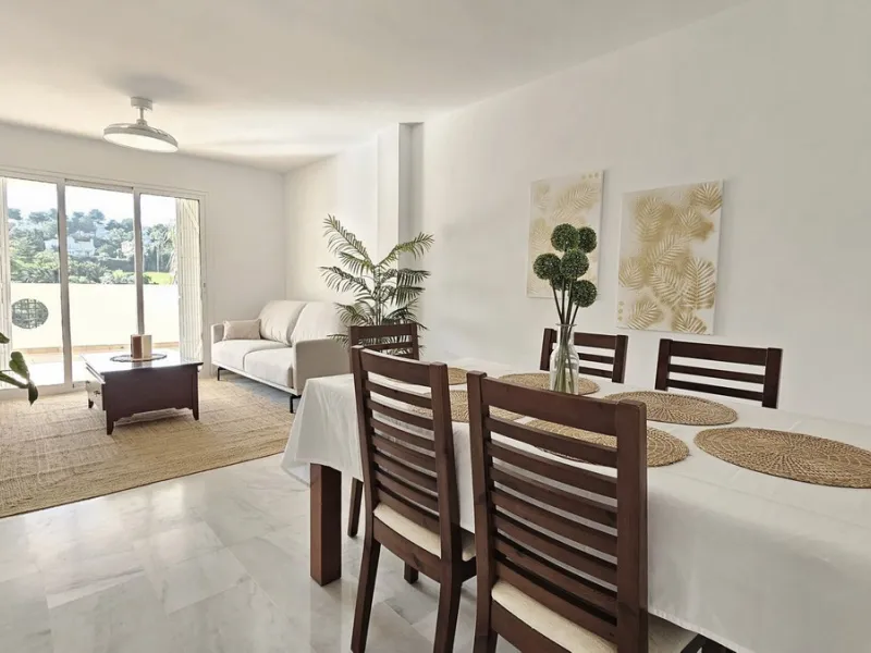 Beautiful 3 bedroom + 2 bathroom apartment for sale in Miraflores area. Spacious south & west facing covered terrace with open green views to the Miraflores golf course and gardens. Nice and quiet location only few minutes drive away from the beach villag