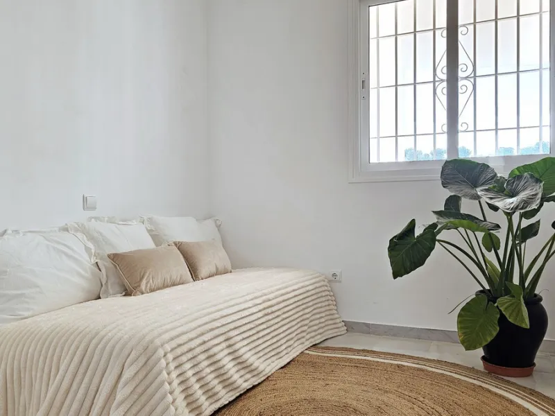 Beautiful 3 bedroom + 2 bathroom apartment for sale in Miraflores area. Spacious south & west facing covered terrace with open green views to the Miraflores golf course and gardens. Nice and quiet location only few minutes drive away from the beach villag