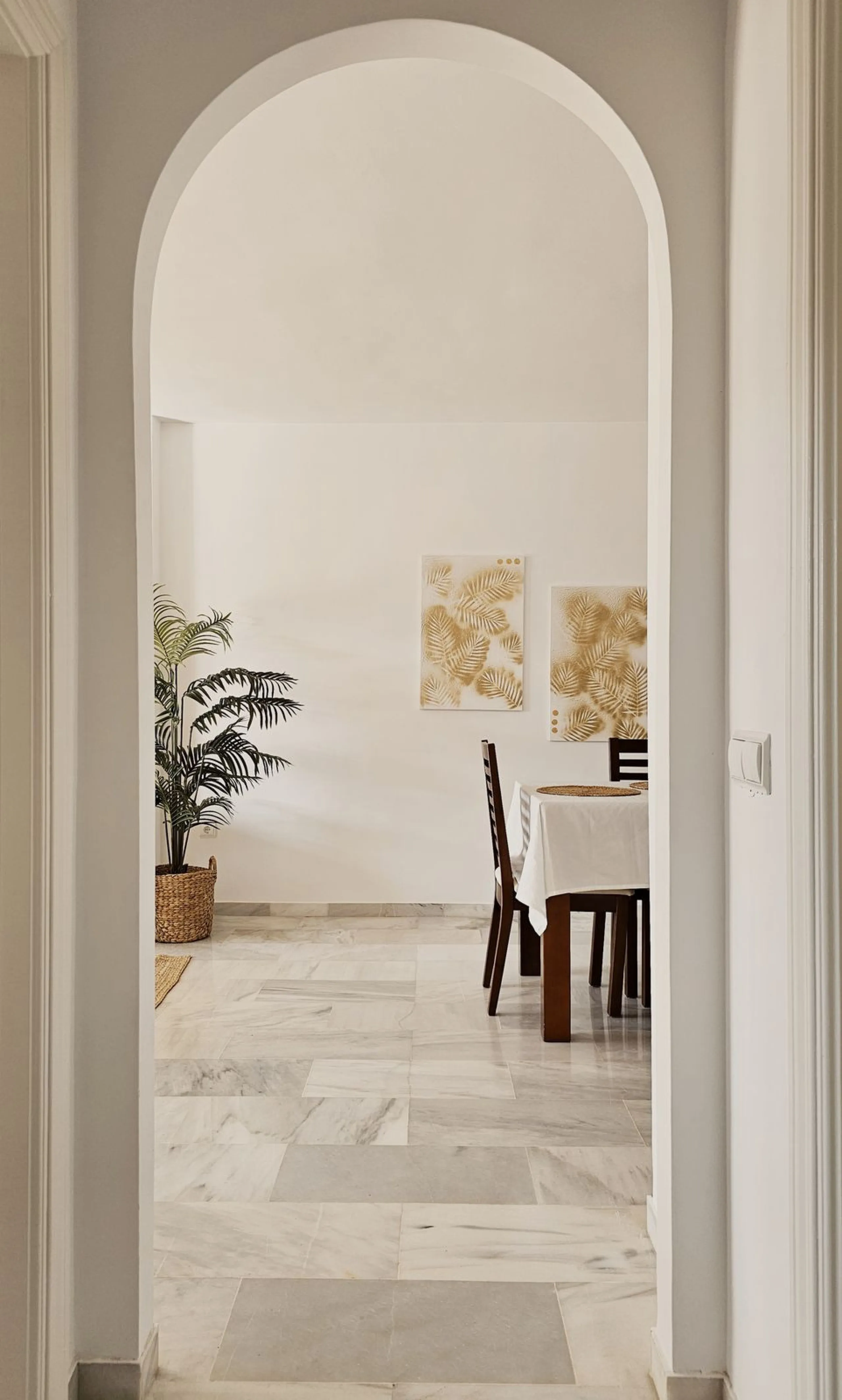 Beautiful 3 bedroom + 2 bathroom apartment for sale in Miraflores area. Spacious south & west facing covered terrace with open green views to the Miraflores golf course and gardens. Nice and quiet location only few minutes drive away from the beach villag