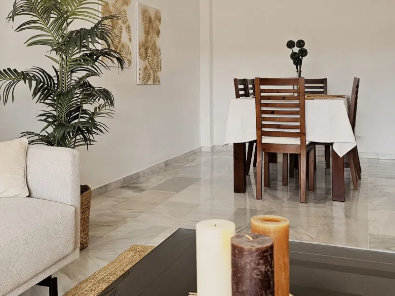 Beautiful 3 bedroom + 2 bathroom apartment for sale in Miraflores area. Spacious south & west facing covered terrace with open green views to the Miraflores golf course and gardens. Nice and quiet location only few minutes drive away from the beach villag