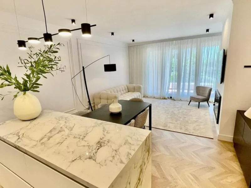 A magnificent apartment for sale in the prestigious  residential complex, located on the first line of the sea.