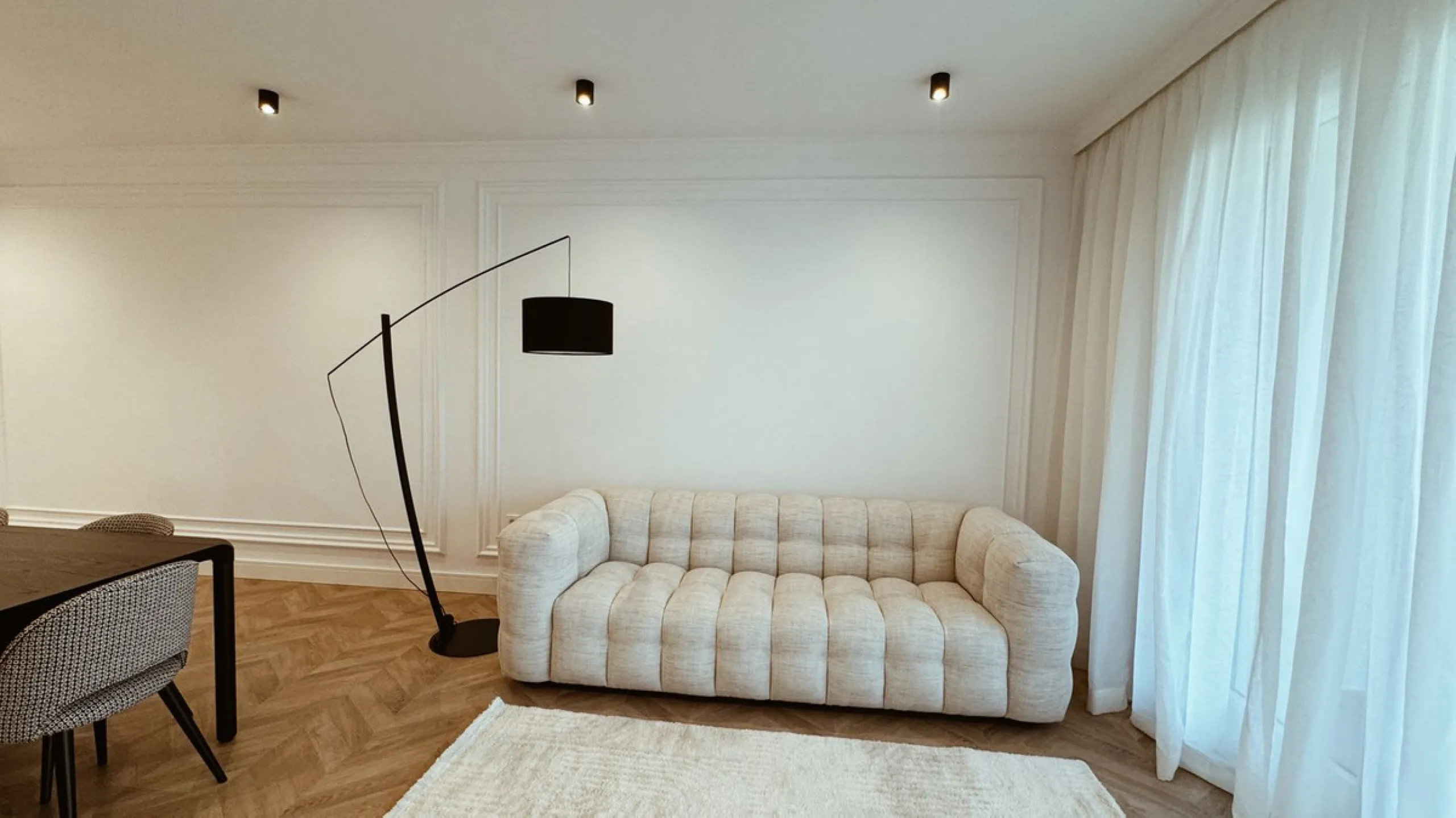 A magnificent apartment for sale in the prestigious  residential complex, located on the first line of the sea.