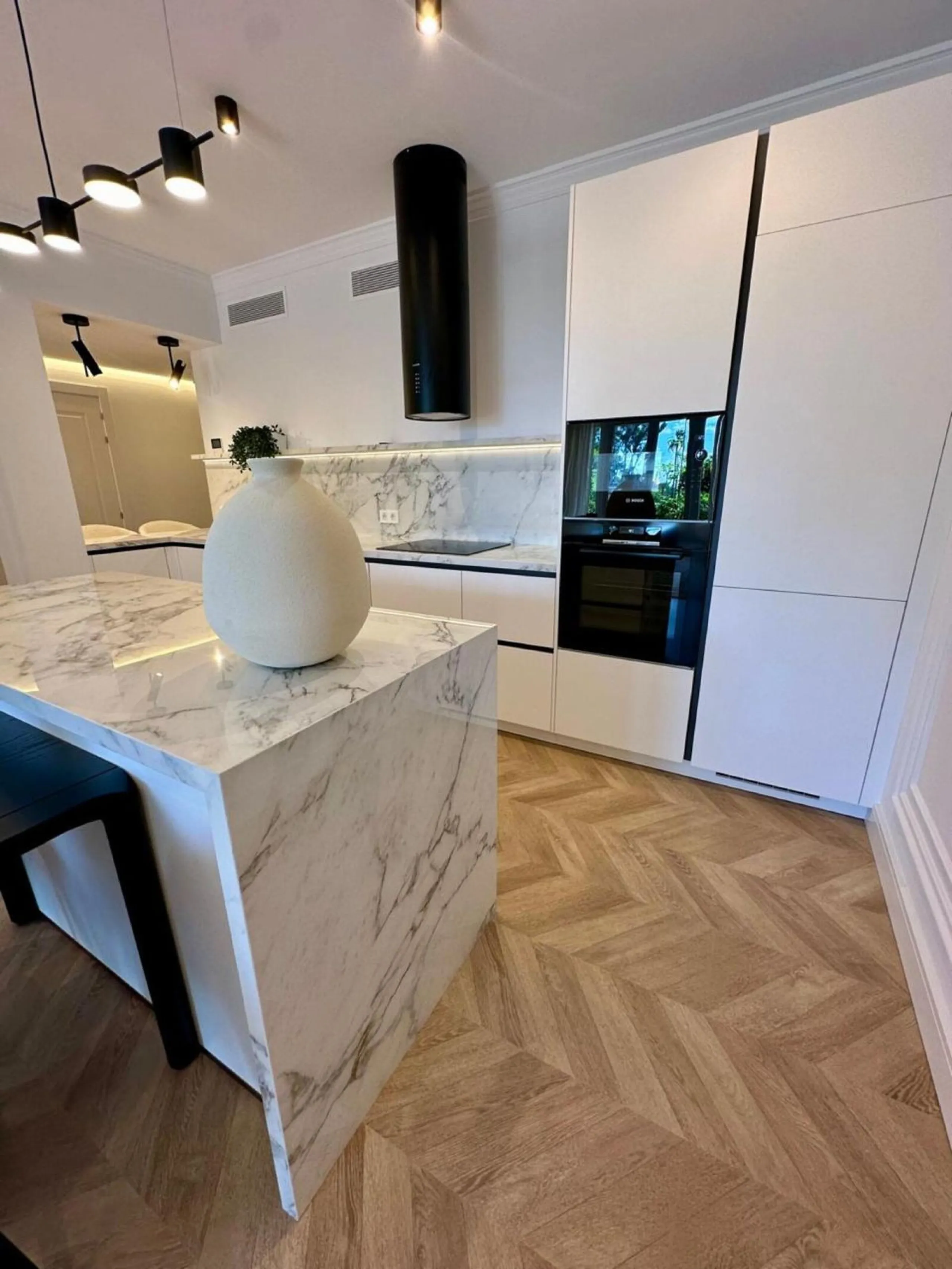 A magnificent apartment for sale in the prestigious  residential complex, located on the first line of the sea.