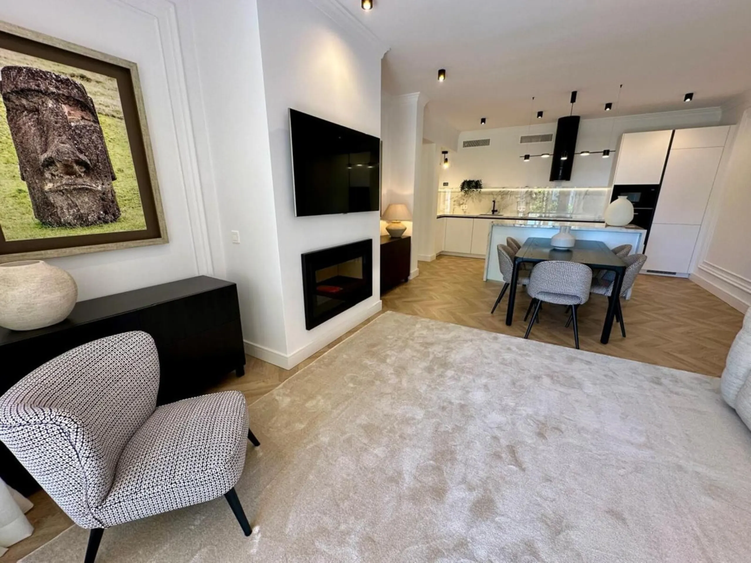 A magnificent apartment for sale in the prestigious  residential complex, located on the first line of the sea.